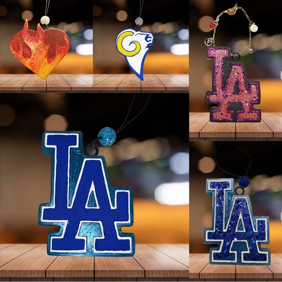 LA Dodgers Logo Hanging Air Freshener - Picture 4 of 5
